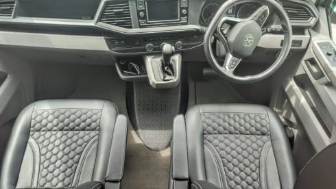 Larnee – 4 berth Volkswagen campervan from 2021