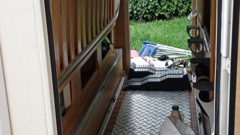 Ambrogio e Cristiana – Three children, a dog, desire for freedom