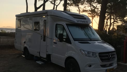 Vrijheid op wielen – Powerful luxury Hymer Mercedes camper semi-integrated from 2019