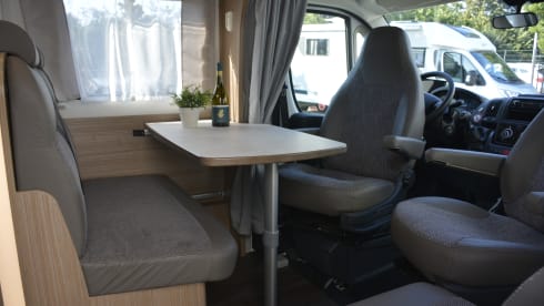 Carado T339 – ULTIMATE FREEDOM! Luxurious and complete camper with Queensbed and Luxurious interior
