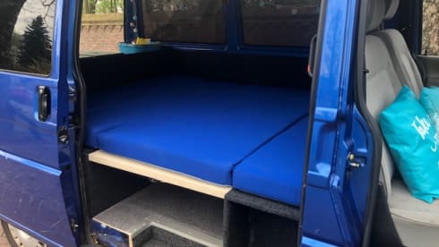 Waves – Waves - Cozy and robust VW T4 campervan