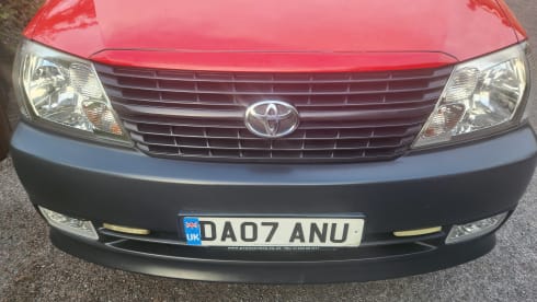 Dan – Toyota Hiace D4D 120 LWB campervan 