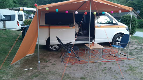 2p Volkswagen bus camper from 2017