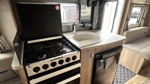 Relax Palace – Swift-nis met 6 slaapplaatsen, gebouwd in 2015.