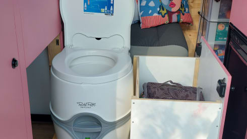 Fine self-build Opel Movano bus