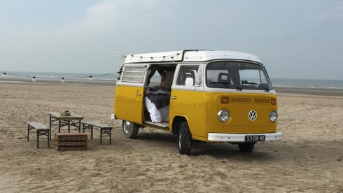 Fantastic Volkswagen T2 Westfalia camper