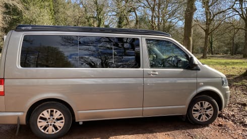 Stan – 4 berth 3 seatbelts Volkswagen campervan from 2014