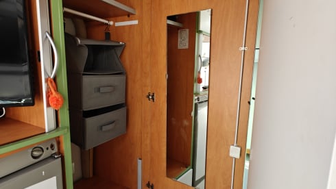 Gezellige 4-persoons alkoofcamper – ideaal voor stel of klein gezin