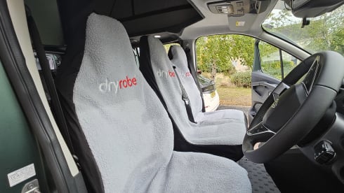 Reggie – 2025 Renault Crusader Off-Grid 4-berth Campervan