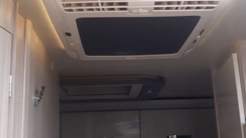 MOOIE CAMPER – > Almost new, Luxury, Complete, Camper for 2-4p