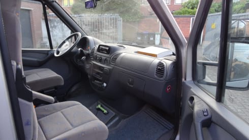 James Cook – Nice 4-person camper van: Adventure with comfort