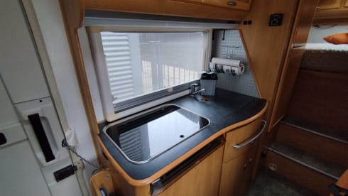 Hymerakos – Gezellige 4-persoons Hymer camper voor mooie roadtrips