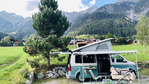 4p Volkswagen T6 L2H1 from 2017 with 2022 interior