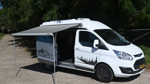 2p 131PK Ford buscamper uit 2017