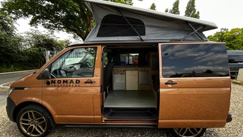 YT72KEU – 4 berth Volkswagen Campervan London - Romford