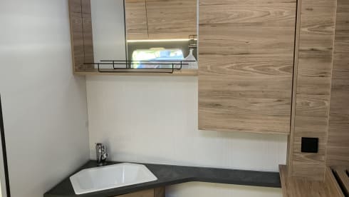 Wunderschöner Pilote 696 D , mit Großem Bad im Heck