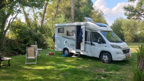 Our Camper 2/3p Carado T132 Semi-Integraal 