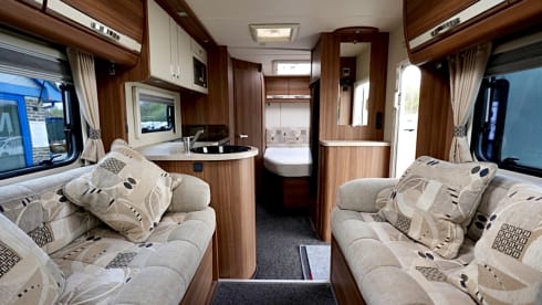 Heasman Holiday MotorHome – 4 Berth Peugeot integrated from 2015