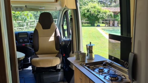 4p Citroën bus from 2021