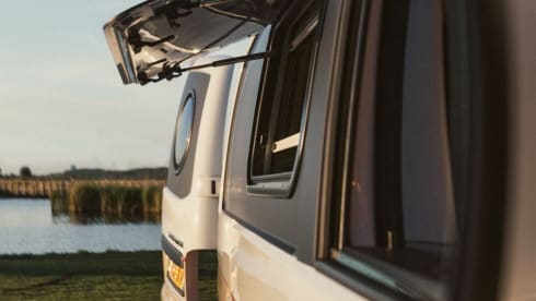 The Vancrafters – 2p Volkswagen campervan The Vancrafters Interior