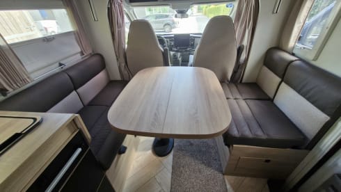 IMMBEL CAMPER – 4p Chausson semi-integrated uit 2026