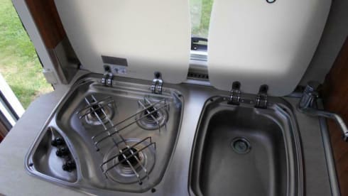 Beemster 7 – Hymer, 2 person camper, automatic with many options