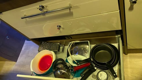 Havana – 6 birth Motorhome Fully INSURED and Equipped + breakdown cover