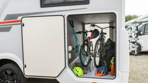 The Pyrenees – BRAND NEW 4 Berth Roller Team Zefiro 685 (2025) Automatic
