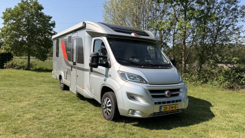 Burstner Nexxo T740 – 3p Bürstner semi-integrated uit 2015