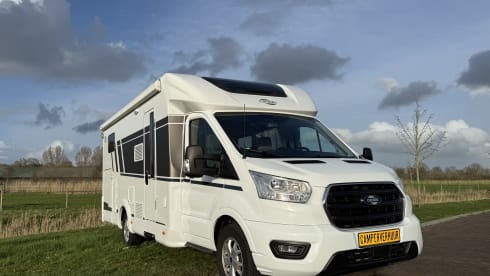 Making Memories 3 – 4persoons Ford Carado T447 half integraal uit 2025 met een Hefbed