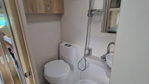 Jeffrey  – 6 berth Peugeot - Elddis Autoquest 196
