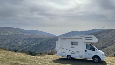 Nita – Small Super Cozy Motorhome