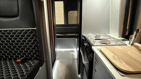 Elle2 – 4 berth Citroën Relay campervan 