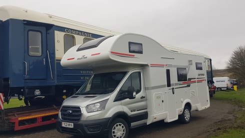 Vera – 6 berth 2021 Roller Team automatic, modern and comfortable!)