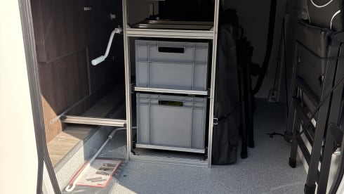 White pearl – 5p Ford semi-integrated uit 2026