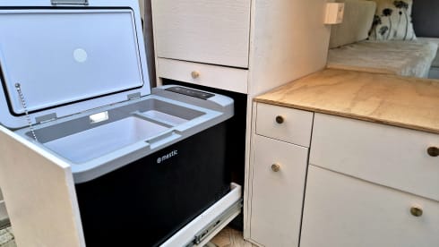 🔋 Comfy Euro6D camper with solar panels and parking heater, 2020