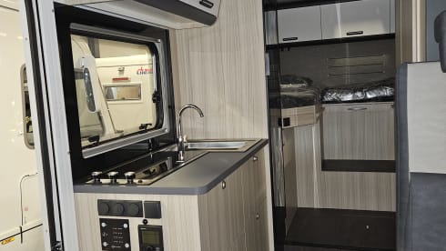 Luxurious and complete Sun Living S 70 SL 4-person family camper