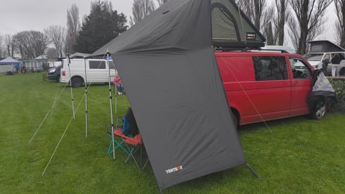 Poppy – 4 berth Volkswagen campervan from 2011