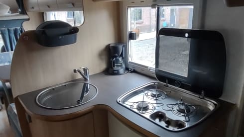 6p Ford alcove with bunk bed