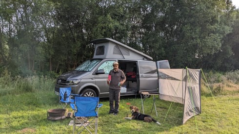 EsteVan – VW transporter T6 4 berth Campervan - EsteVan