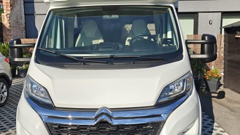 4p Adria Mobil semi-integrated uit 2024