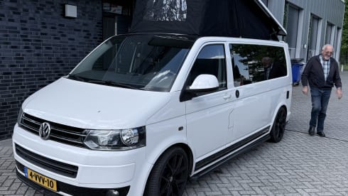 Viggo 1 – Camper Volkswagen del 2012 per 4 persone