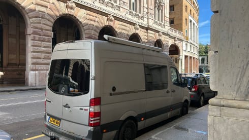 Meddy – 2p Mercedes-Benz bus uit 2009