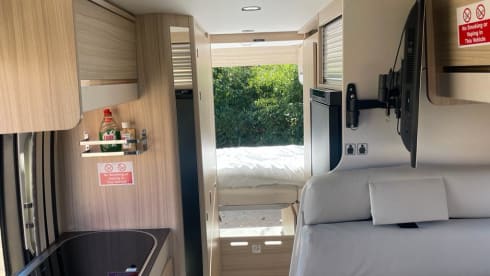 Frida  – Dreamer 55UP large campervan