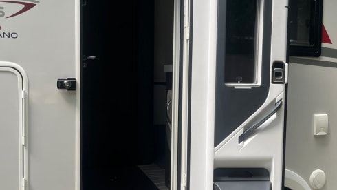 Jenny – 4p Roller Team semi-integrated from 2022