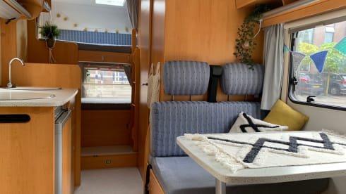 Hymer spacious 6p family camper with bunk beds