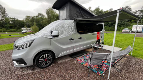 Van Damme – Renault traffic LWB luxury campervan ( 2 adults & pet friendly  )