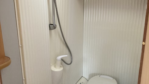 Comfortable 4p Dethleffs camper - 2001