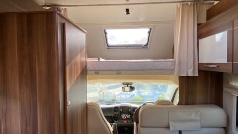 Berty – Luxuriöses modernes und geräumiges Wohnmobil mit 6 Schlafplätzen