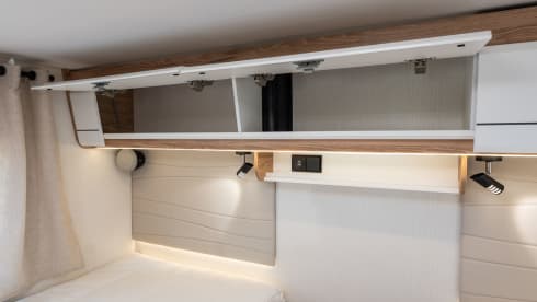 Brand new 4p Bavaria luxury camper, integral automatic, 180 HP, from the end of 2024